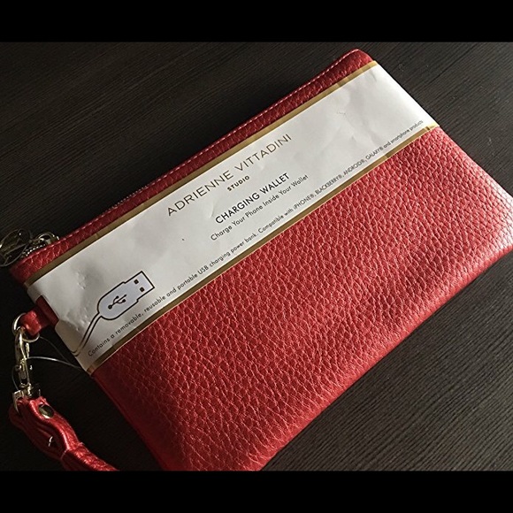 Adrienne Vittadini Cell Phone Charging Wallet - Picture 3 of 6